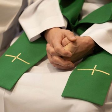 ITALY - SPANISH CARDINAL JOSE' COBO CANO TAKES POSSESSION OF THE TITLE OF SANTA MARIA IN MONSERRATO DEGLI SPAGNOLI IN ROME - 2024/2/4 Un homme accusé d’escroquerie à l’encontre de prêtres retraités