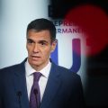 Pedro Sanchez sous pression mais déterminé à rester en fonction