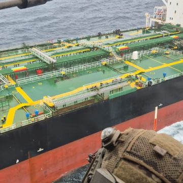 Arraisonnement d’un pétrolier russe par la marine française