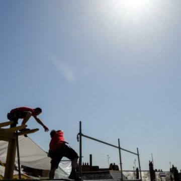 7698a3f8-6674-4fae-9518-64a179a59ae2 Congé Climatique en France : Une Pétition et Ses Implications