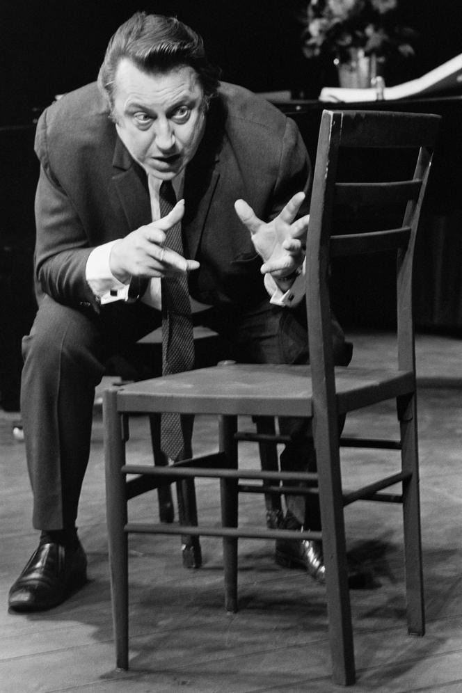 786a5b41-a8f3-4eb6-a6a0-ffc7ca68c5c1 Hommage à Raymond Devos : Un Génie de l’Humour Après 20 Ans