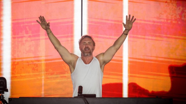 7c58cc1d-c9ce-44b4-a1e1-9f296f75b301 David Guetta enflamme le Stade de France avec son ‘Ultimate Monolith Show’
