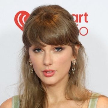 7eb9ac00-98e1-4a95-b42f-8ac9aa7a7a67 Taylor Swift brille lors de la première de Toy Story 5