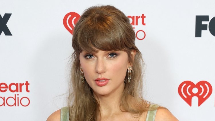 7eb9ac00-98e1-4a95-b42f-8ac9aa7a7a67 Taylor Swift brille lors de la première de Toy Story 5