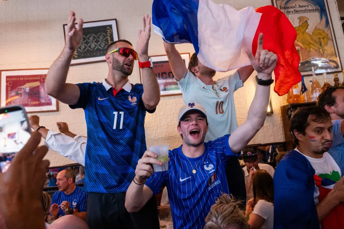 Les supporters brésiliens à Houston en soutien fervent pour la Seleção
