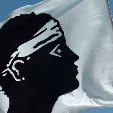 Tensions autour des écoles immersives Scola Corsa en Corse
