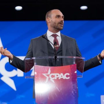 aa579488-d9fd-4cb2-8e4d-80e1fb97aa98 Eduardo Bolsonaro condamné par la justice brésilienne