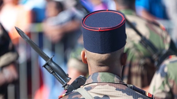 French soldier parading Décès accidentel d’un militaire français au Liban