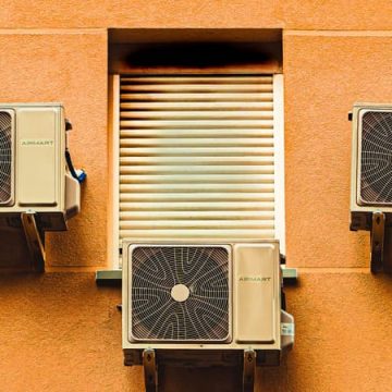 ae1ab91a-f7b2-41b2-b441-b68147e1a54d L’adoption de la climatisation face à la canicule