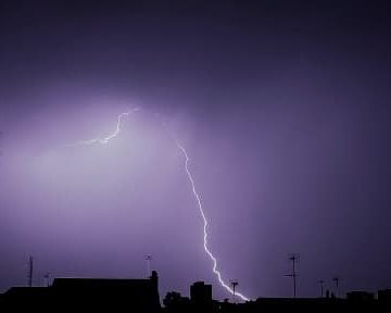 DOUNIAMAG-FILES-FRANCE-SCIENCE-SPACE-WEATHER-DEFENCE Incendies dans le Var après un épisode orageux