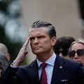 Visite du secrétaire à la défense des États-Unis en France