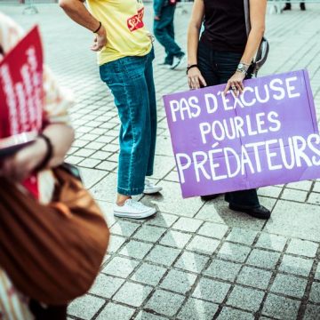 RASSEMBLEMENT DEVANT LE MINISTERE DE LA JUSTICE, APRES LASSASSINAT DE LA JEUNE LYHANNA, ET POUR APPELER A UNE LOI INTEGRALE CONTRE LES VIOLENCES SEXUELLES. Réflexions sur les Défis de la Justice Suite au Meurtre de Lyhanna