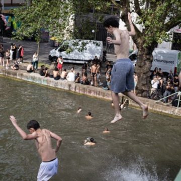 Encadrement de la baignade dans les canaux parisiens : une réponse aux pics de chaleur