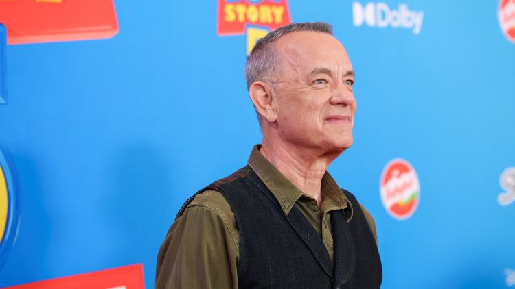 f04ef3e1-fcd8-4cd2-9ff9-c62e743c36e6 Tom Hanks révèle la surprise musicale de Taylor Swift dans «Toy Story 5»