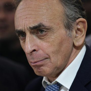 La Diffusion du Livre Adapté d’Éric Zemmour Provoque la Controverse