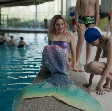 Les sirènes modernes : une comédie sociale captivante