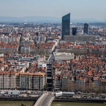 Les fumées des incendies perturbent la région lyonnaise
