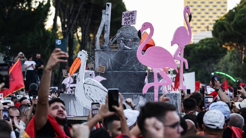 050b7fb4-fedb-45fa-9147-33166b3bfe5f Manifestations contre un projet hôtelier en Albanie lié à la famille Trump