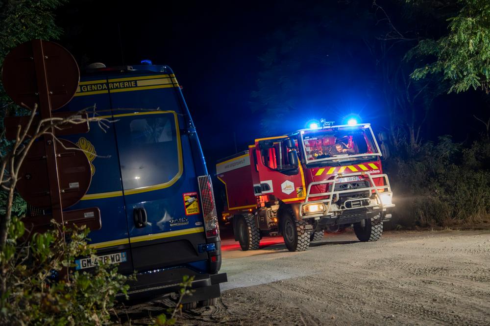 0b0f6fb0-5556-4be7-88ce-179165330be8 Les incendies en forêt de Fontainebleau et à Toronto