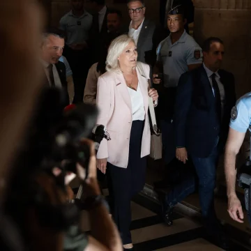 Marine Le Pen : Défis Juridiques et Stratégie Présidentielle pour 2027