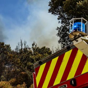 127ebd6a-0dbe-4186-ac6a-4914b9d77057 Incendie dans le Var : 150 évacués et 180 hectares brûlés