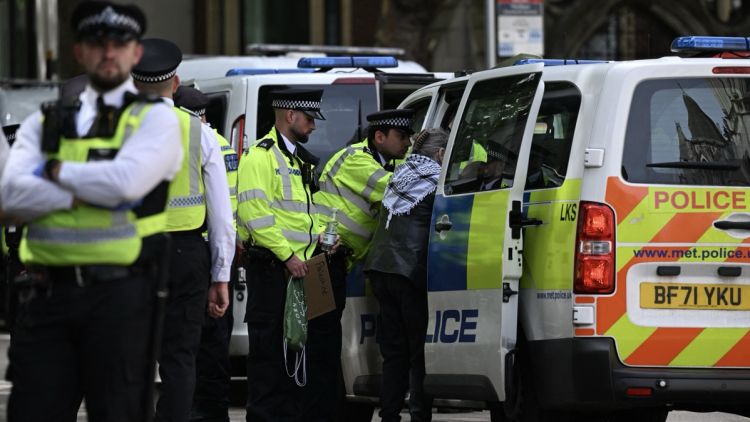13df4422-3181-47fa-81ca-ba6fa368c30c Arrestations au Royaume-Uni dans une enquête sur un réseau international d’agressions sexuelles