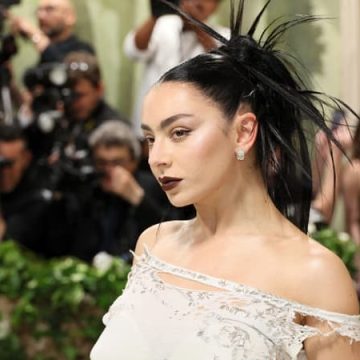 Charli XCX dévoile son septième album