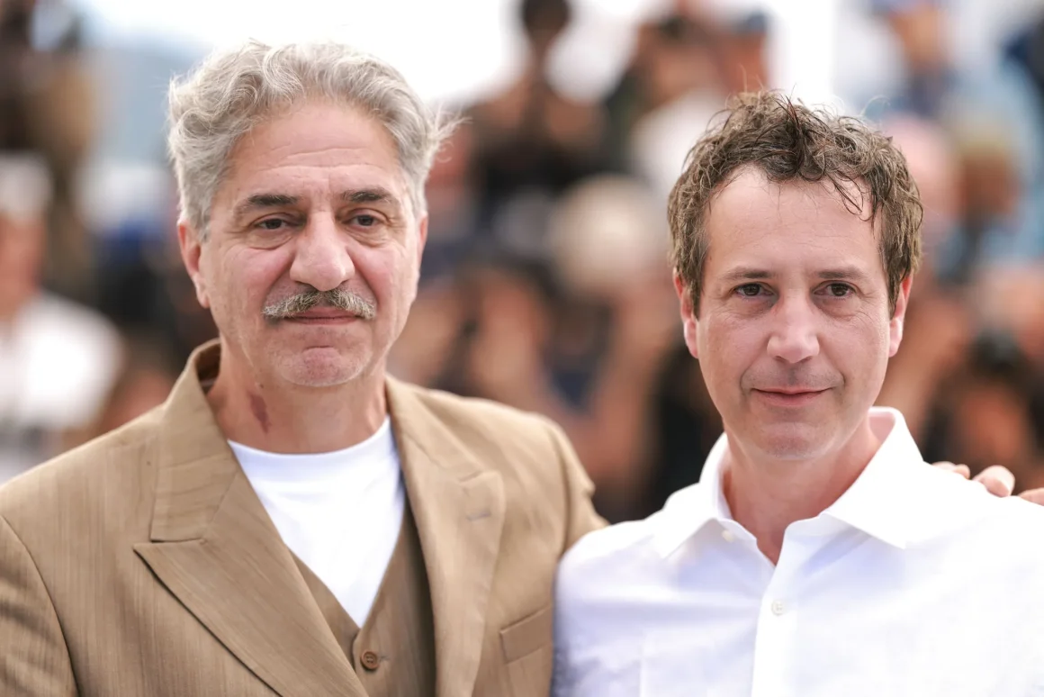 Simon Abkarian incarne un De Gaulle tragique