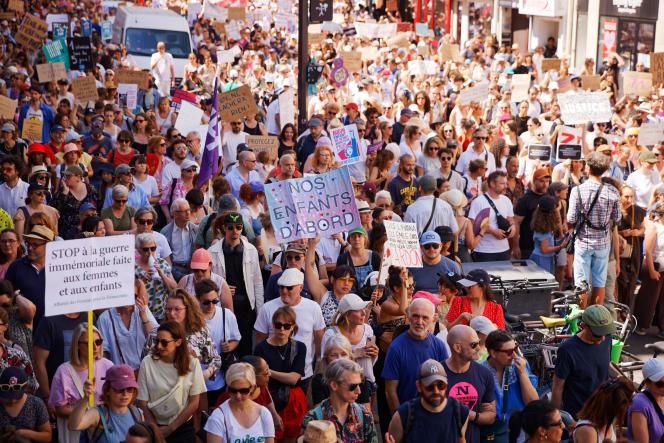 23fa2136-f4fe-4d9c-9929-8b5ba19cde99 Un millier de personnes manifestent contre les violences sexuelles