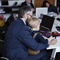 Les enfants au bureau: une nouvelle normalité?