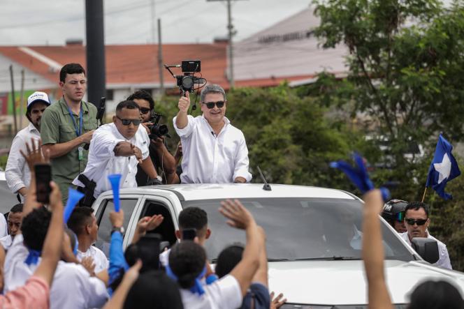 2a63d22a-a9ee-4df4-bb65-2448a003ce35 L’ancien président du Honduras face à la justice