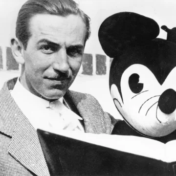 Disneyland Paris : Un Voyage à Travers le Temps et les Défis