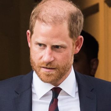 2f83235f-7d7f-427e-8f33-7542a58b13ab Le retour de Harry au Royaume-Uni et les tensions familiales