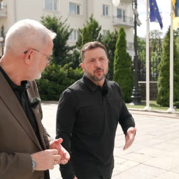 3498aaa4-2db2-4d4d-a348-8042360cd5dd Entretien exclusif avec Volodymyr Zelensky avant son départ pour Paris