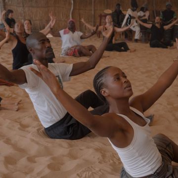 École des Sables : Fusion de la danse et du paysage naturel