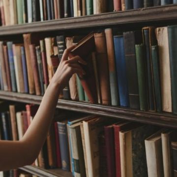 Un ancien livre retourne à la bibliothèque après 150 ans