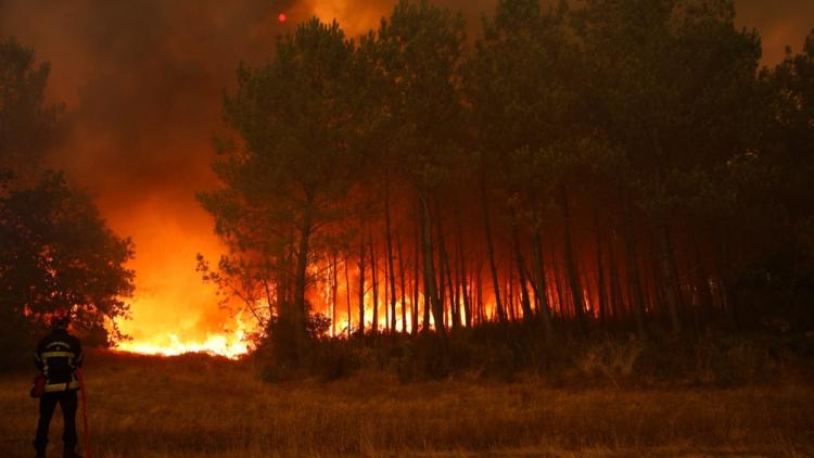 43a0d144-a84b-42b4-b286-c3177daa4719 Les nouveaux feux convectifs en France: un défi pour les pompiers