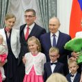 Fabrice Sorlin et sa Famille: Un Nouveau Départ en Russie