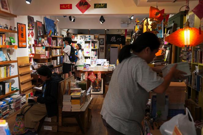 48059321-d990-4d6c-9bd6-ec037fd37c5e Arrestations et campagnes de perquisitions dans les librairies à Hongkong