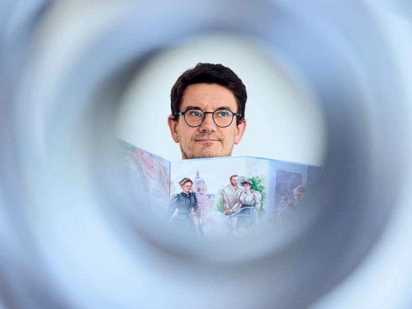 Antoine Drouart Antoine Drouart teste un jeu de société scientifique
