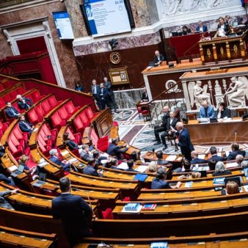 Rejet de la motion de censure contre le gouvernement sur la gestion de la canicule