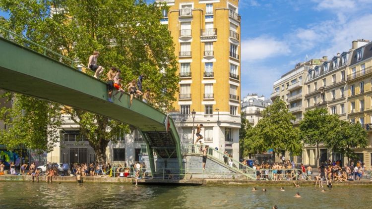 4fefc988-7045-448f-b6aa-7ead953136f8 Baignade en Dangers au Canal Saint-Martin