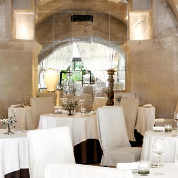 51f519ca-e5fe-4d40-b653-72185def72bb Un Restaurant Légendaire au Cœur des Alpilles