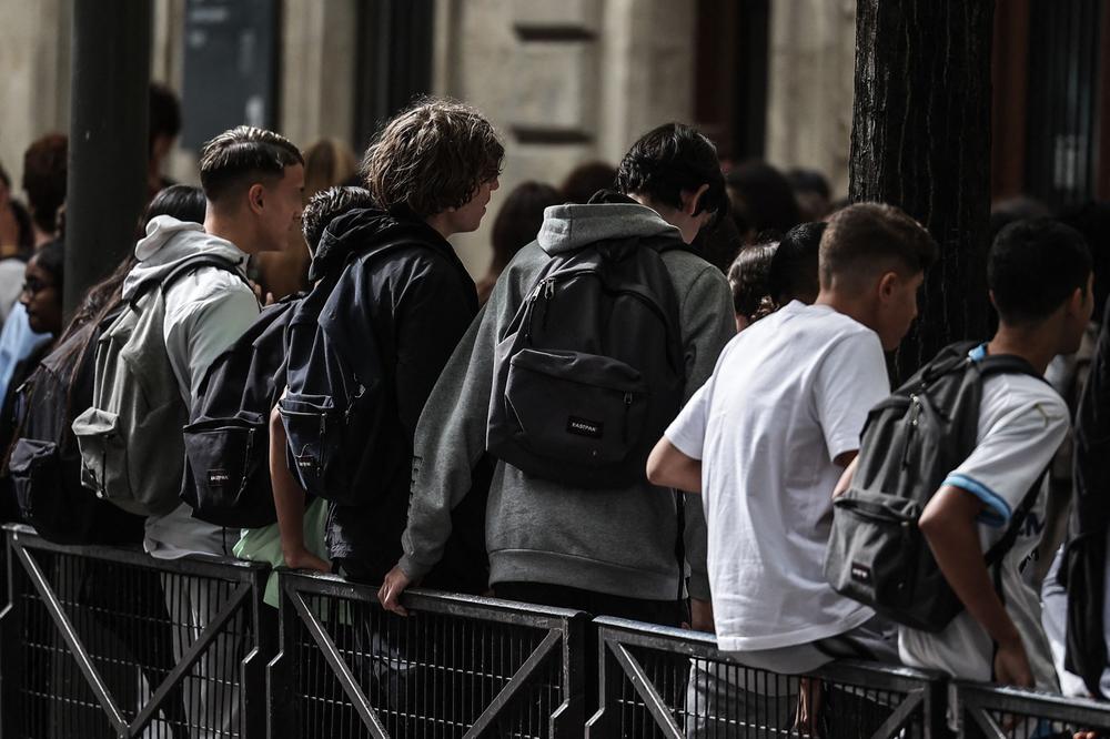 52eecfbe-cb5c-4a8f-ae29-4561196c8c0e Interdiction des réseaux sociaux aux moins de 15 ans en France : adoption de la loi