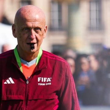 La FIFA défend ses arbitres après les critiques de Deschamps