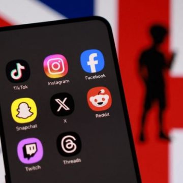 Le Royaume-Uni limite l’accès des adolescents aux réseaux sociaux