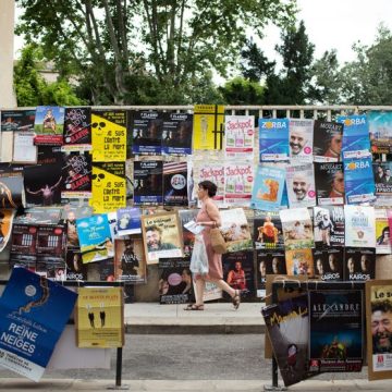 Opposition contre le gel des subventions culturelles au Festival d’Avignon