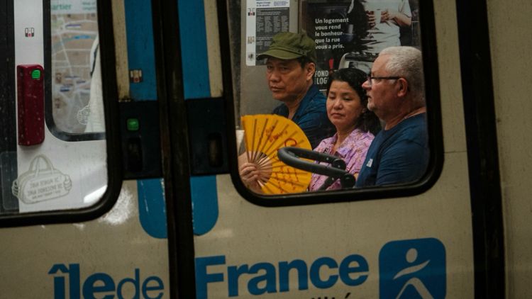 652b6a19-5a5a-4fd1-bf2d-f4df729a6ed2 Les Transports en Commun Franciliens Face à la Canicule : Quels Équipements de Climatisation?