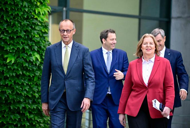 6a58ea92-5596-4caf-85ff-35972980f8ab Réformes Sociales et Fiscales en Allemagne: Un Examen du Programme du Gouvernement