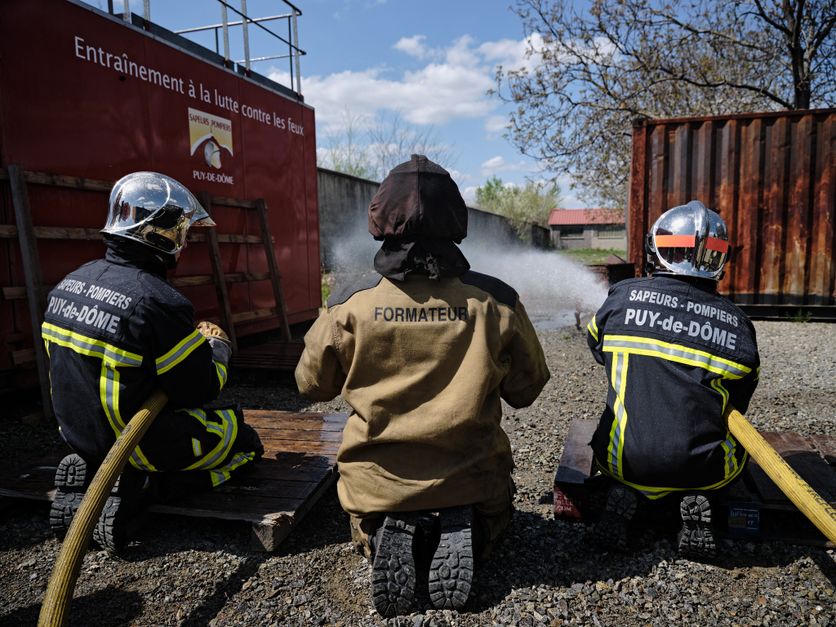 FRANCE - POMPIER VOLONTAIRE Enquête sur l’Incendie à Fontainebleau : La Piste d’un Départ de Feu Involontaire